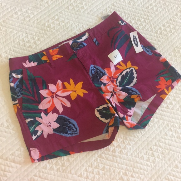 Old Navy Shorts NEW. - Picture 1 of 3